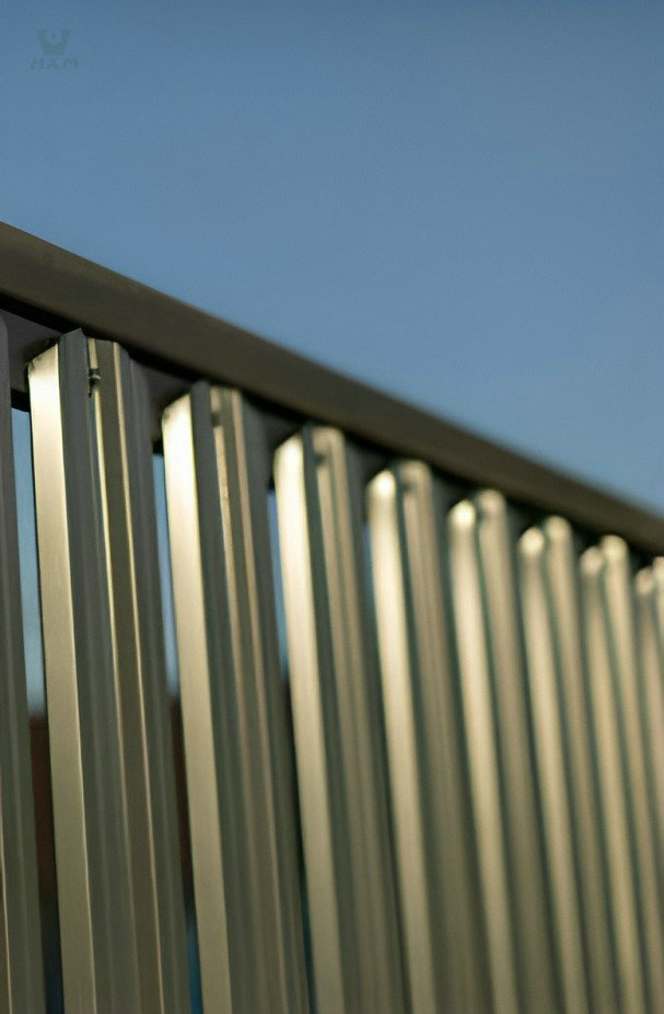 batang persegi stainless steel di Anggar & Gerbang